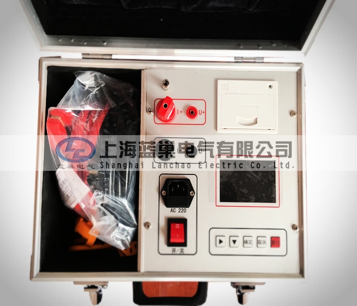 LCHL-200S智能回路電阻測試儀是根據(jù)中華人民共和國新電力執(zhí)行標(biāo)準(zhǔn)DL/T845.4-2004，采用高頻開關(guān)電源技術(shù)和數(shù)字電路技術(shù)相結(jié)合設(shè)計而成。它適用于開關(guān)控制設(shè)備回路電阻的測量。